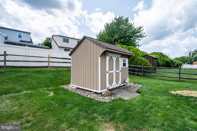 128 HILL RD, Blandon, PA 19510