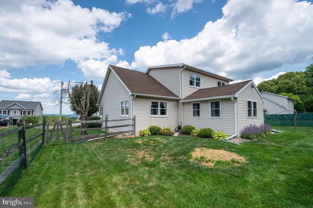 128 HILL RD, Blandon, PA 19510