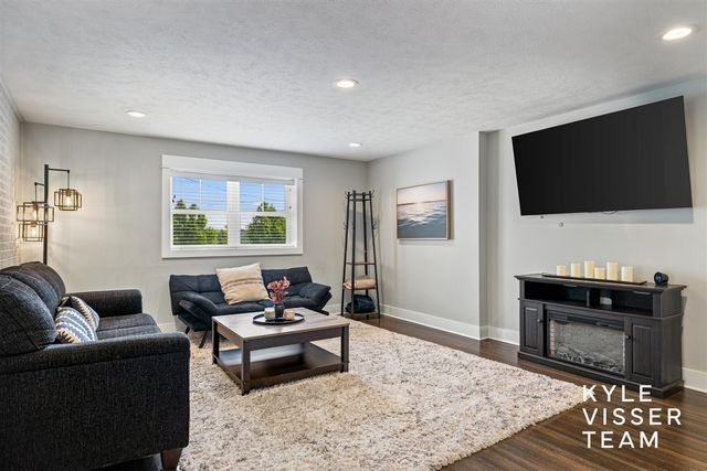 2412 Lake Drive, East Grand Rapids, MI 49506