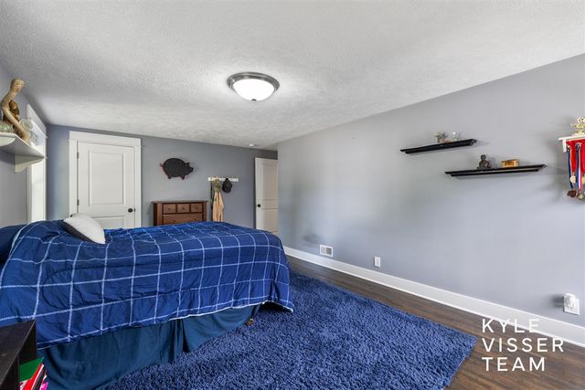 2412 Lake Drive, East Grand Rapids, MI 49506