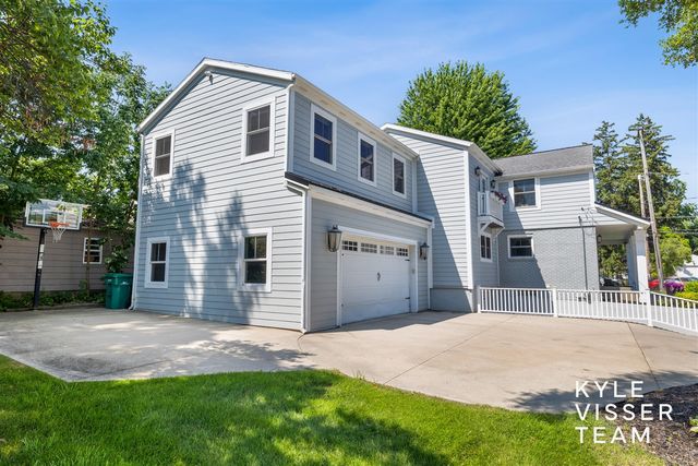 2412 Lake Drive, East Grand Rapids, MI 49506