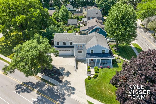 2412 Lake Drive, East Grand Rapids, MI 49506