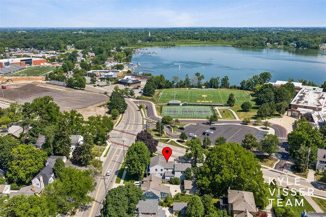2412 Lake Drive, East Grand Rapids, MI 49506