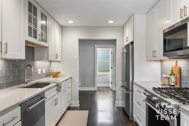 2412 Lake Drive, East Grand Rapids, MI 49506