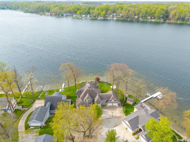 10060 E 600 S, Wolcottville, IN 46747