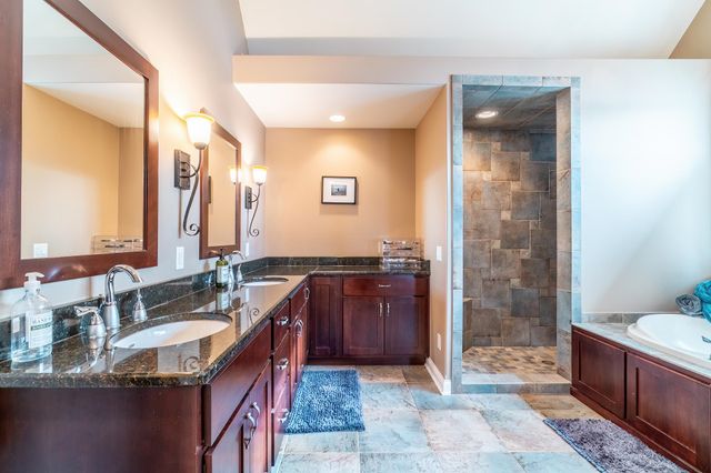 10060 E 600 S, Wolcottville, IN 46747