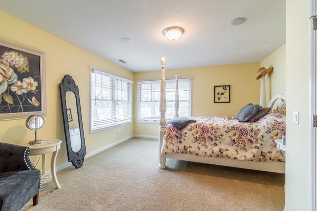 10060 E 600 S, Wolcottville, IN 46747