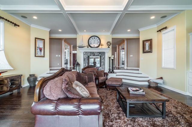 10060 E 600 S, Wolcottville, IN 46747