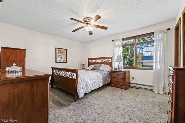 14281 Wade Drive NE, Hartville, OH 44632