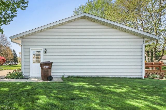 14281 Wade Drive NE, Hartville, OH 44632