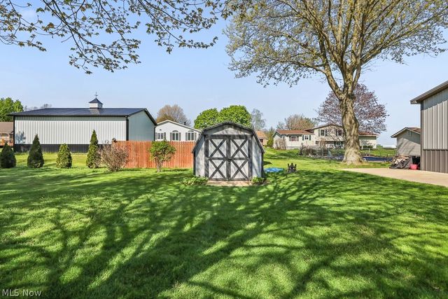 14281 Wade Drive NE, Hartville, OH 44632