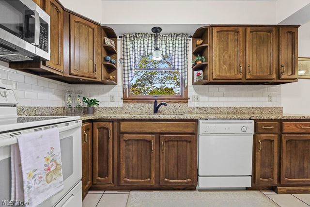 14281 Wade Drive NE, Hartville, OH 44632