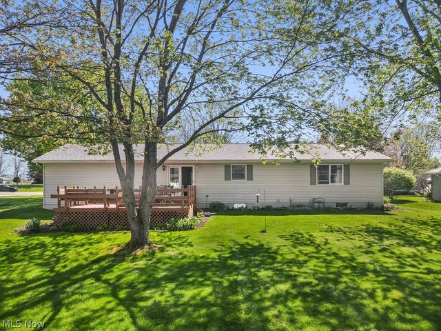 14281 Wade Drive NE, Hartville, OH 44632