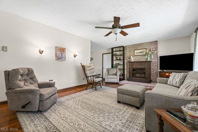 14281 Wade Drive NE, Hartville, OH 44632