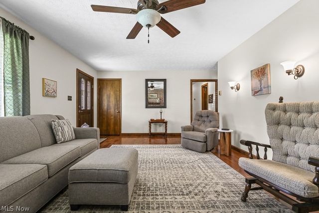 14281 Wade Drive NE, Hartville, OH 44632