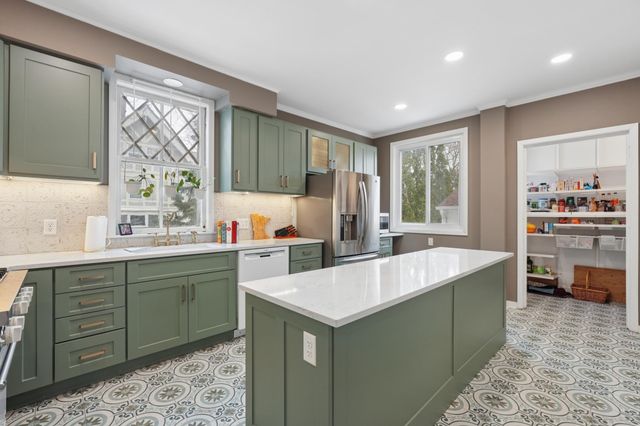 1591 Summit Avenue, Saint Paul, MN 55105