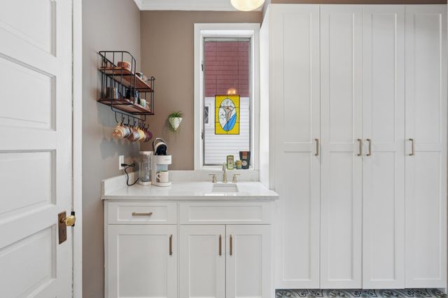 1591 Summit Avenue, Saint Paul, MN 55105