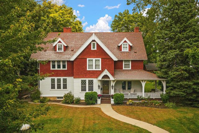 1591 Summit Avenue, Saint Paul, MN 55105