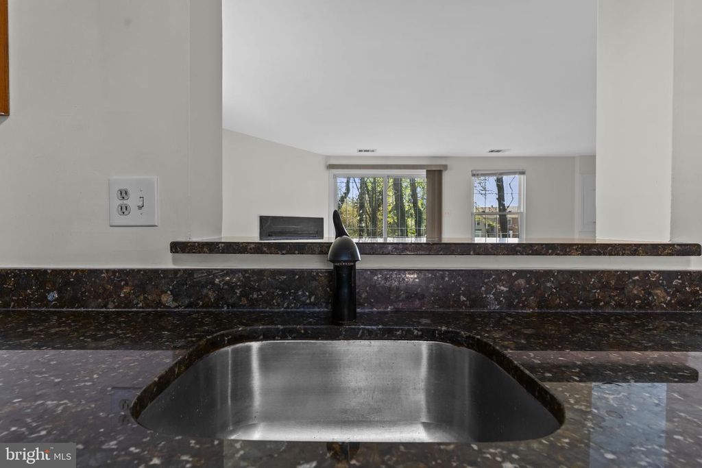 Image 10 of property listing at 246 RED JADE DR #13-5, Upper Marlboro, MD 20774