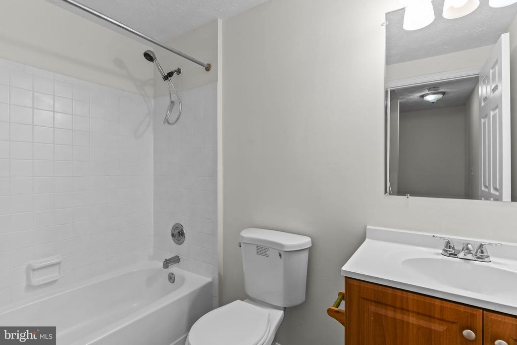 Image 13 of property listing at 246 RED JADE DR #13-5, Upper Marlboro, MD 20774