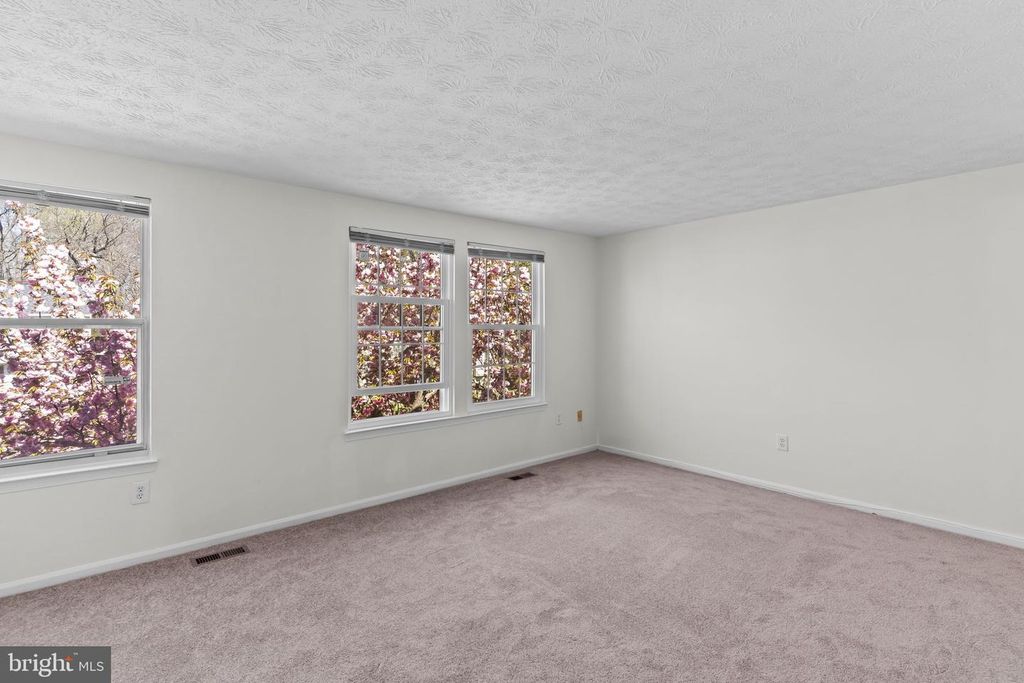 Image 15 of property listing at 246 RED JADE DR #13-5, Upper Marlboro, MD 20774