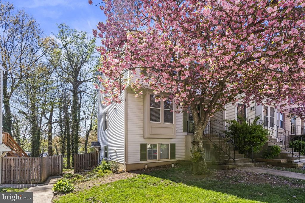 Image 2 of property listing at 246 RED JADE DR #13-5, Upper Marlboro, MD 20774