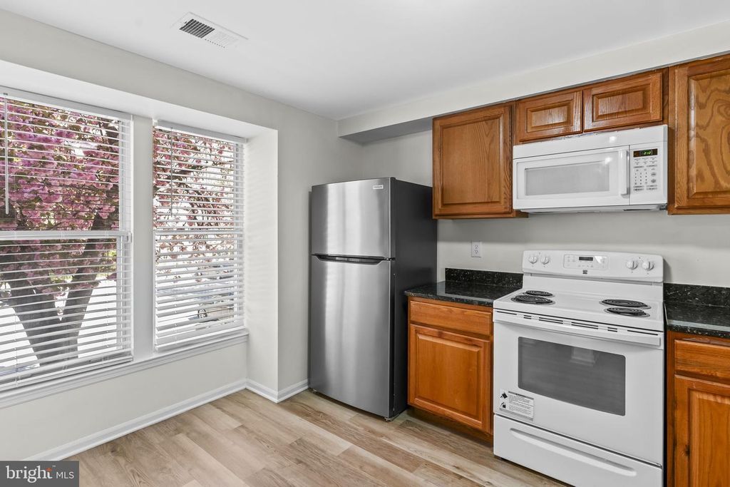 Image 8 of property listing at 246 RED JADE DR #13-5, Upper Marlboro, MD 20774