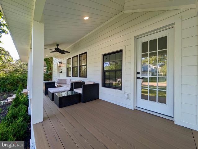 101 W OAK AVE, Moorestown, NJ 08057