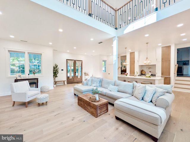 101 W OAK AVE, Moorestown, NJ 08057