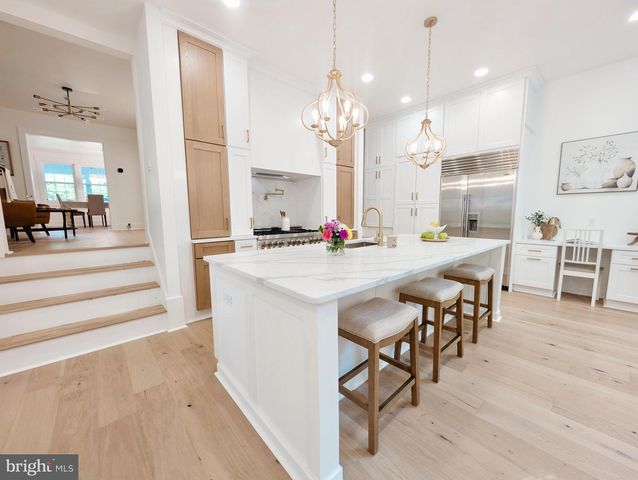 101 W OAK AVE, Moorestown, NJ 08057