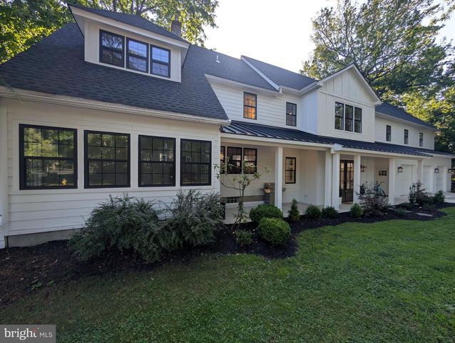 101 W OAK AVE, Moorestown, NJ 08057