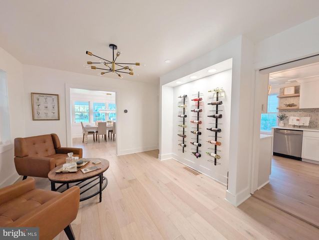 101 W OAK AVE, Moorestown, NJ 08057