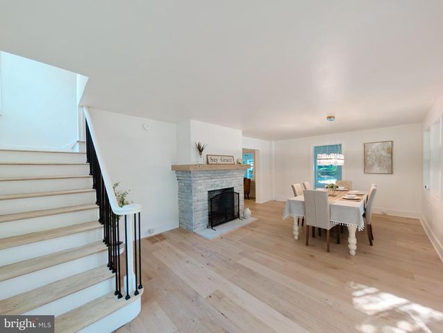 101 W OAK AVE, Moorestown, NJ 08057