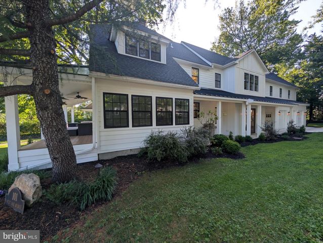 101 W OAK AVE, Moorestown, NJ 08057