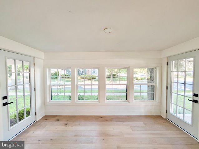 101 W OAK AVE, Moorestown, NJ 08057