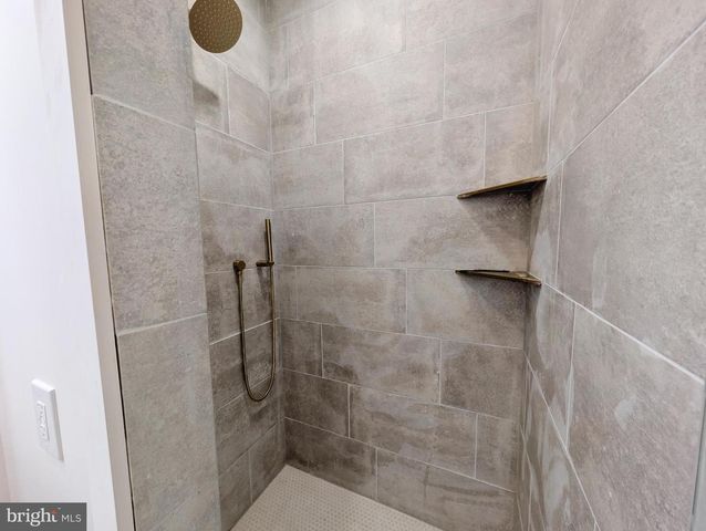 101 W OAK AVE, Moorestown, NJ 08057