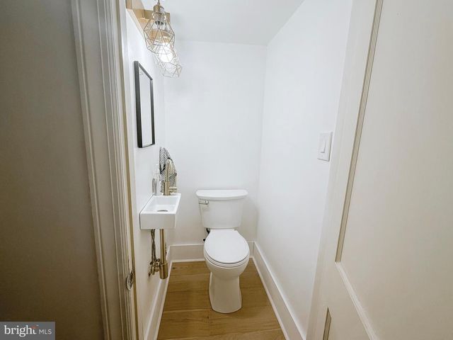 101 W OAK AVE, Moorestown, NJ 08057