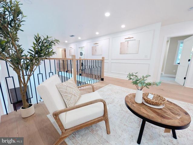 101 W OAK AVE, Moorestown, NJ 08057