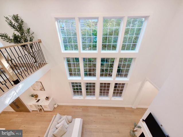 101 W OAK AVE, Moorestown, NJ 08057