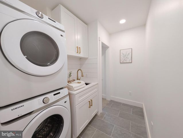 101 W OAK AVE, Moorestown, NJ 08057