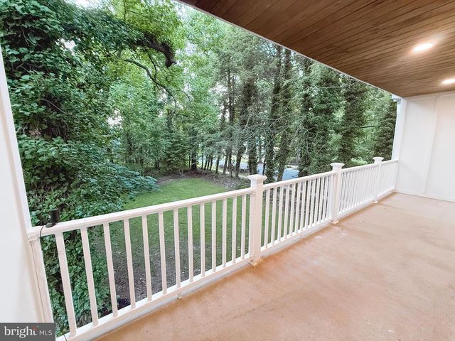 101 W OAK AVE, Moorestown, NJ 08057