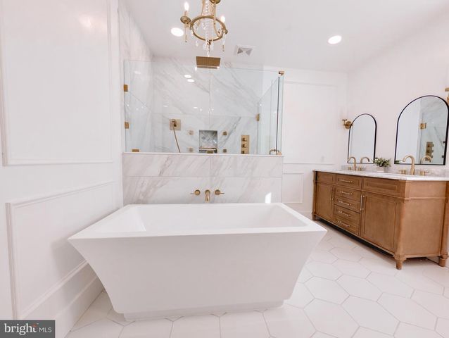 101 W OAK AVE, Moorestown, NJ 08057