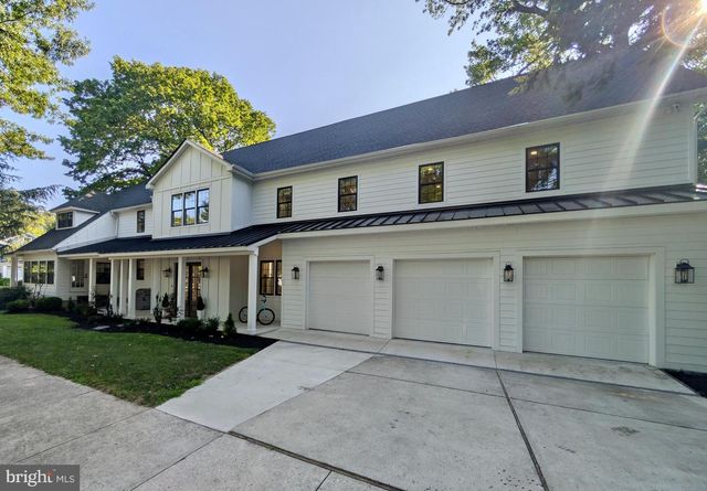 101 W OAK AVE, Moorestown, NJ 08057