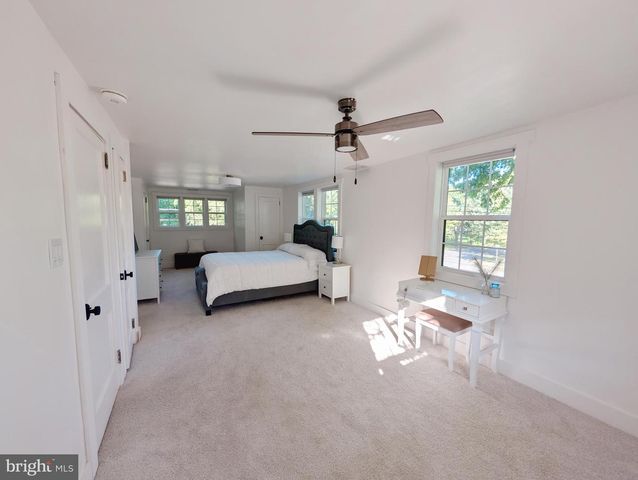 101 W OAK AVE, Moorestown, NJ 08057