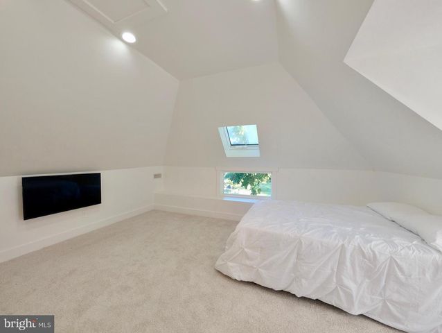 101 W OAK AVE, Moorestown, NJ 08057