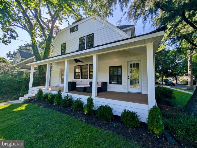 101 W OAK AVE, Moorestown, NJ 08057