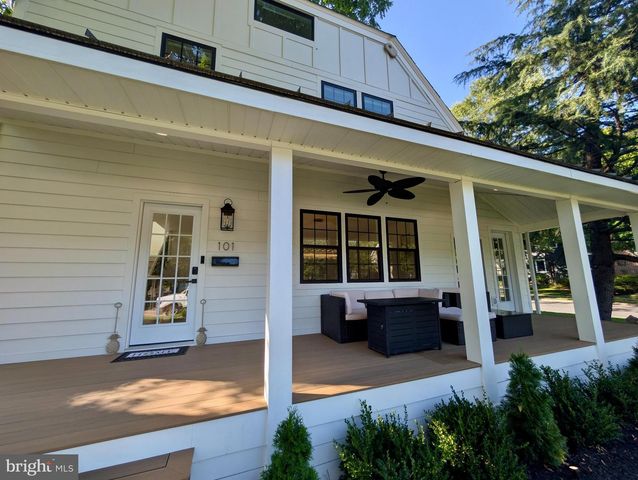 101 W OAK AVE, Moorestown, NJ 08057