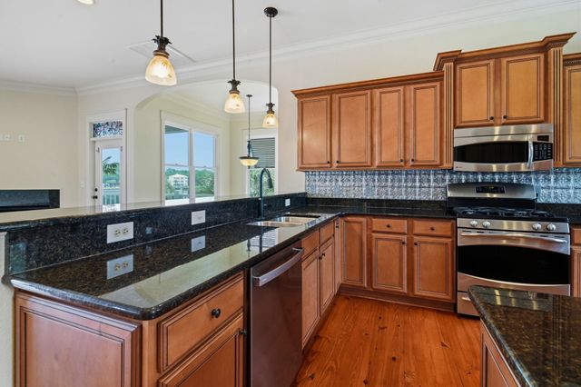 286 Eagle Pass Dr., Murrells Inlet, SC 29576