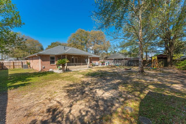 604 Huck Finn Lane, Crestview, FL 32536