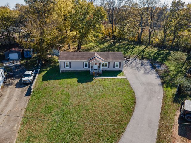 132 Amber Lynn Cir, Columbia, TN 38401